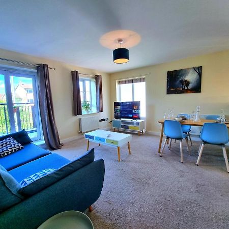 Luxury 2-Bedroom Service Apartment With Balcony مانشستر المظهر الخارجي الصورة