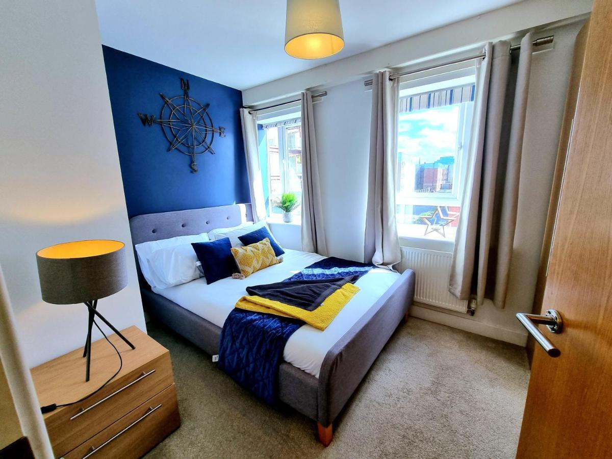 Luxury 2-Bedroom Service Apartment With Balcony مانشستر المظهر الخارجي الصورة