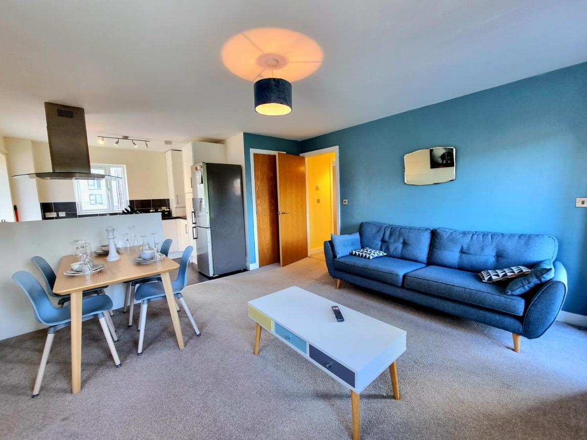 Luxury 2-Bedroom Service Apartment With Balcony مانشستر المظهر الخارجي الصورة